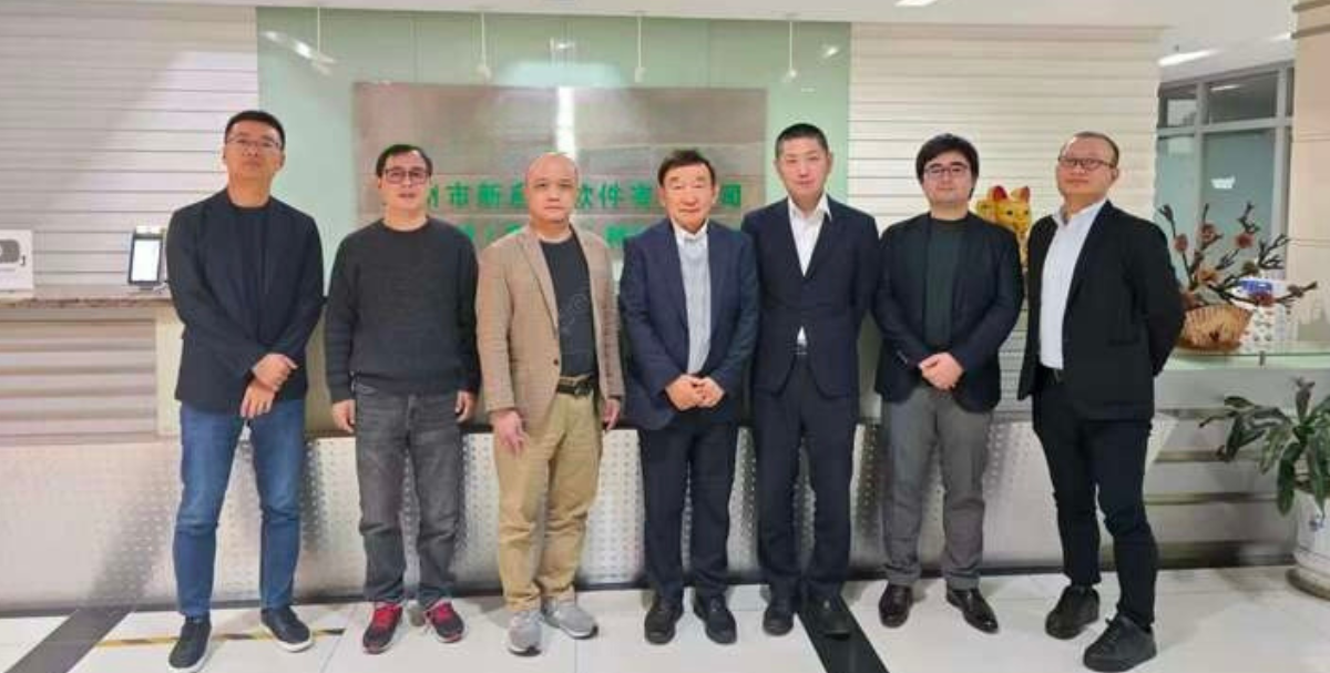 CTO室：経営の最前線で未来を創る、CTO直轄の精鋭エンジニア集団